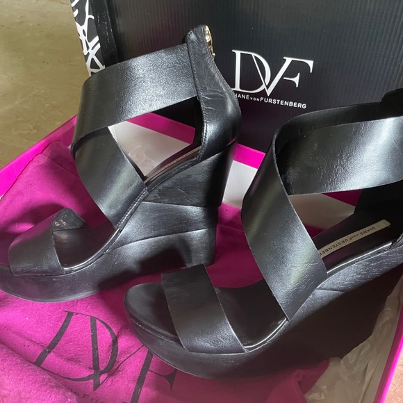 Diane Von Furstenberg DVF Opal Wedge Sandals Leather Criss Cross Size 7.5 - Picture 1 of 12